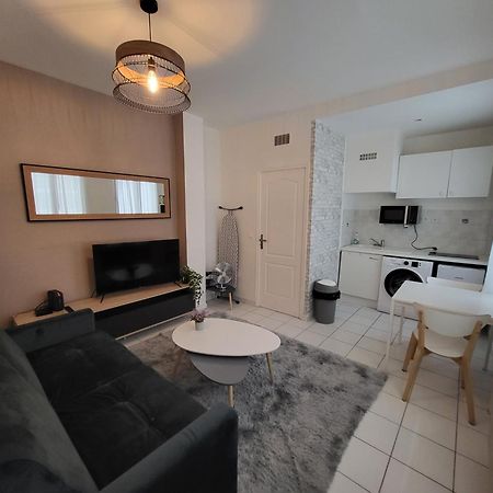 Appartement Spacieux 28M2 Avec Chambre Separee Issy-les-Moulineaux Exteriér fotografie