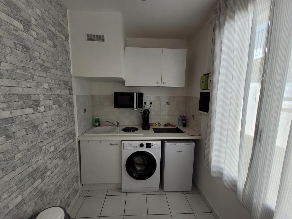 Appartement Spacieux 28M2 Avec Chambre Separee Issy-les-Moulineaux Exteriér fotografie